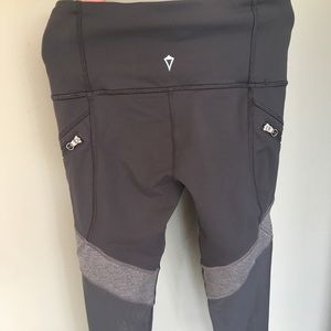 Ivivva Girls Size 10 workout legging